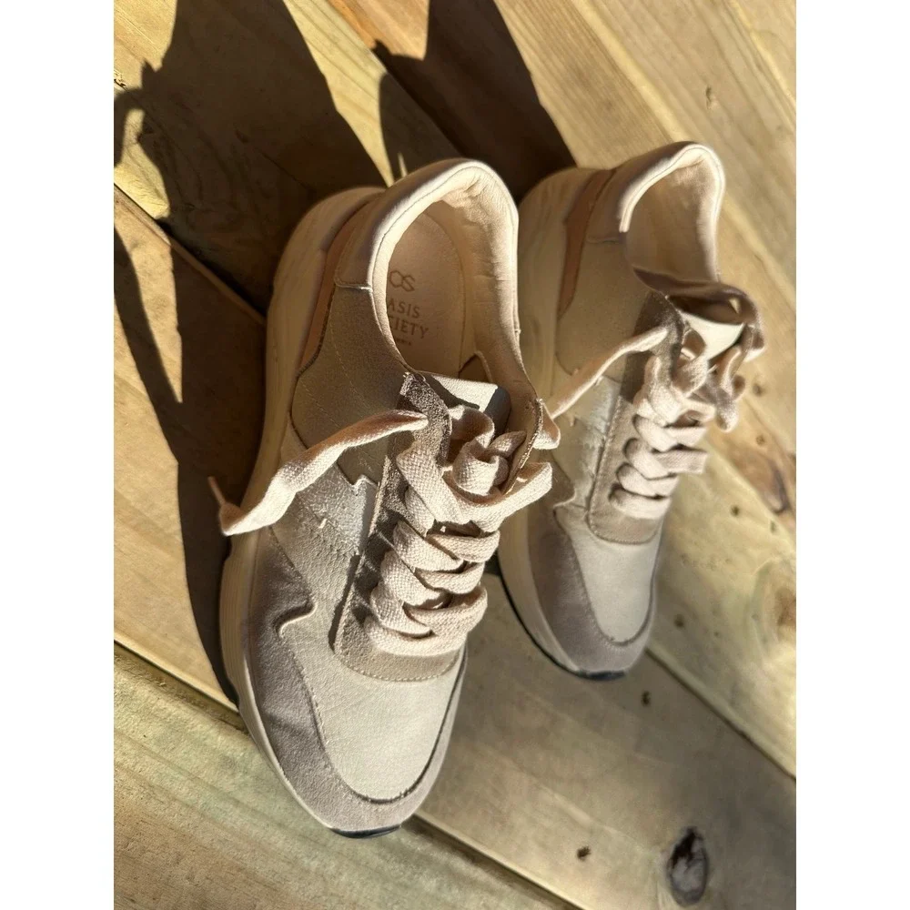Vici Oasis Society Women's Sneaker | Platform Beige Bolt Gym Shoe |‎ SZ 7